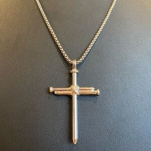 Men’s Silver Nails Cross Pendant Necklace 23”. New Without Tag. Religious Gift